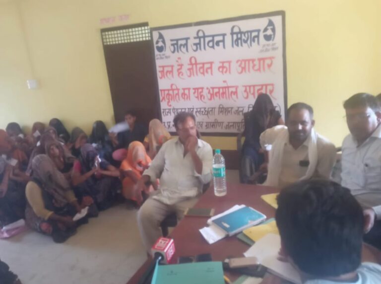 राशन की दुकान का हुआ खुलीं बैठक में प्रस्ताव राशन की दुकान का हुआ खुलीं बैठक में प्रस्ताव