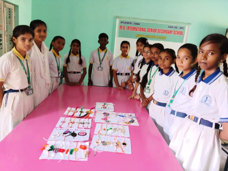 एमडी इंटरनेशनल सीनियर सेकेंडरी स्कूल में राखी बनाओ प्रतियोगिता का आयोजन किया गया