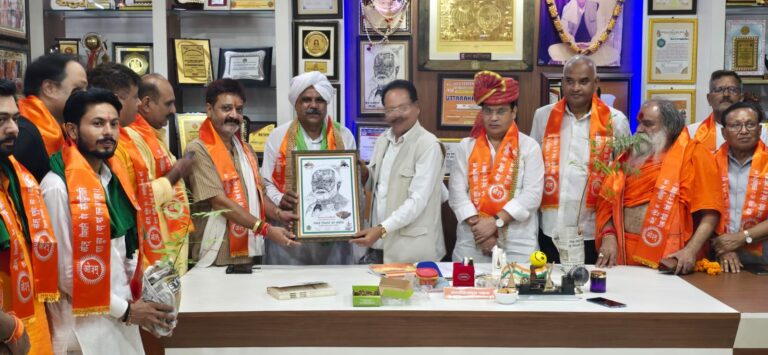 पूजनीय संतों का सानिध्य व वरिष्ठ जनों का आशीर्वाद प्राप्त कर वृक्षारोपण कार्यक्रम किया जाएगा पूजनीय संतों का सानिध्य व वरिष्ठ जनों का आशीर्वाद प्राप्त कर वृक्षारोपण कार्यक्रम किया जाएगा