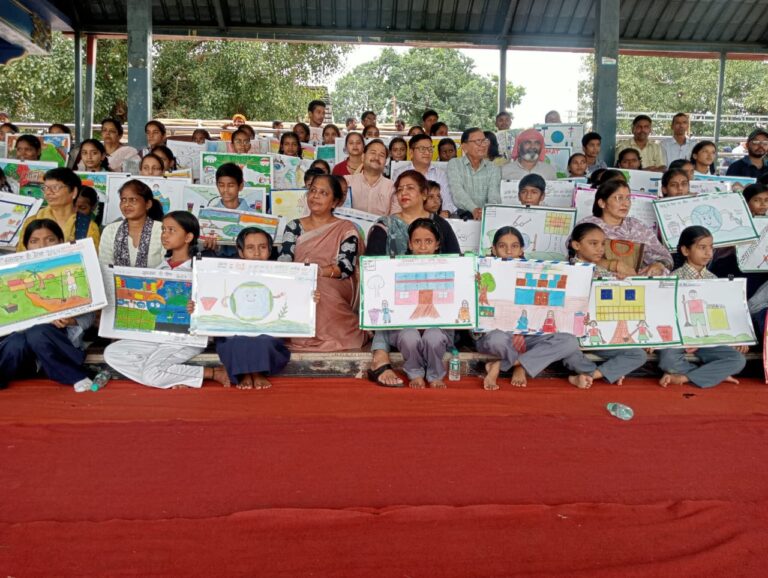 नगर निगम ऋषिकेश द्वारा अभिनव प्रयोग करते हुए एक वाहन को विशेष रूप से 3R प्रयोजन हेतु तैयार किया गया नगर निगम ऋषिकेश द्वारा अभिनव प्रयोग करते हुए एक वाहन को विशेष रूप से 3R प्रयोजन हेतु तैयार किया गया