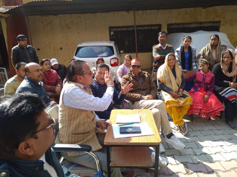 आघात अपराधिक प्रवृति के असामाजिक तत्वों द्वारा विद्यालय परिसर में तोड़ फोड की घटना को अंजाम दिया आघात अपराधिक प्रवृति के असामाजिक तत्वों द्वारा विद्यालय परिसर में तोड़ फोड की घटना को अंजाम दिया